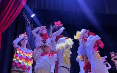 Representació teatral de 2n: “Amiga Gallina”